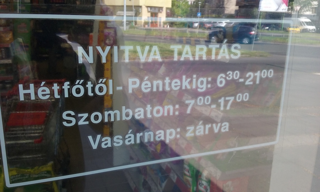 Vasárnap zárva