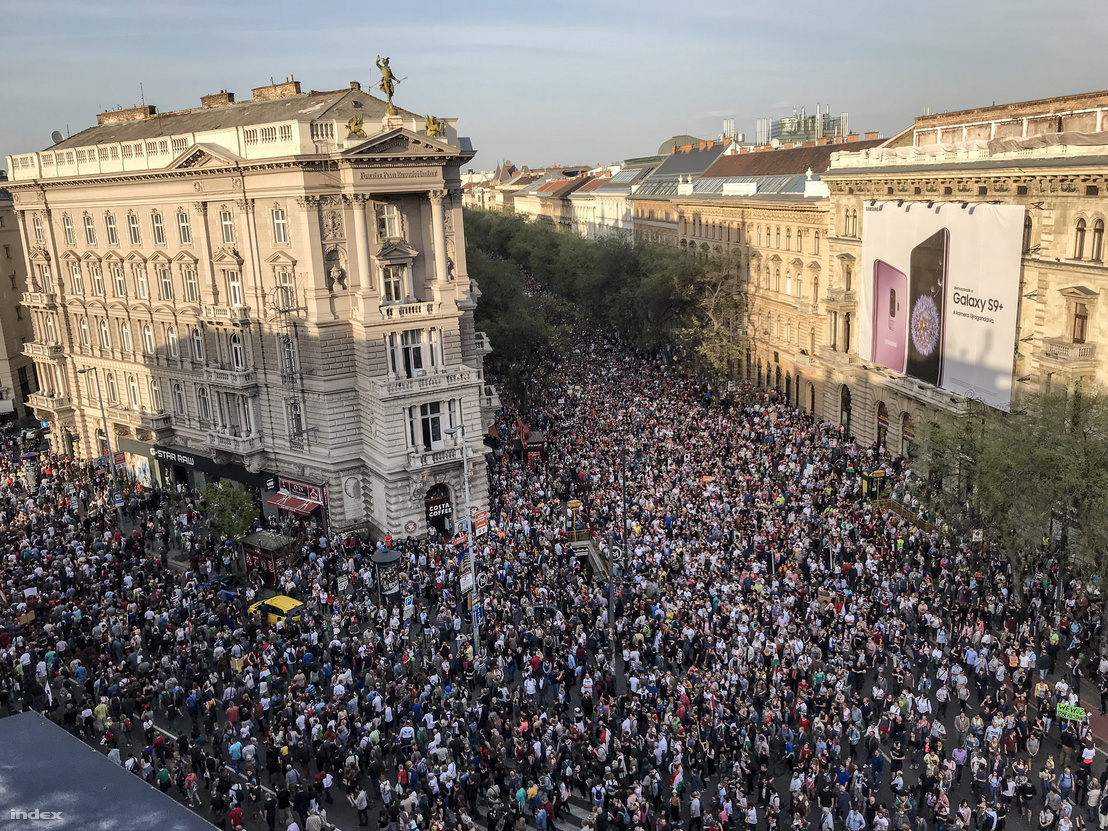 Miért volt értelmetlen a tegnapi százezres tüntetés?