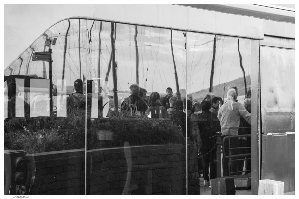 A fonyódi hajóra várva