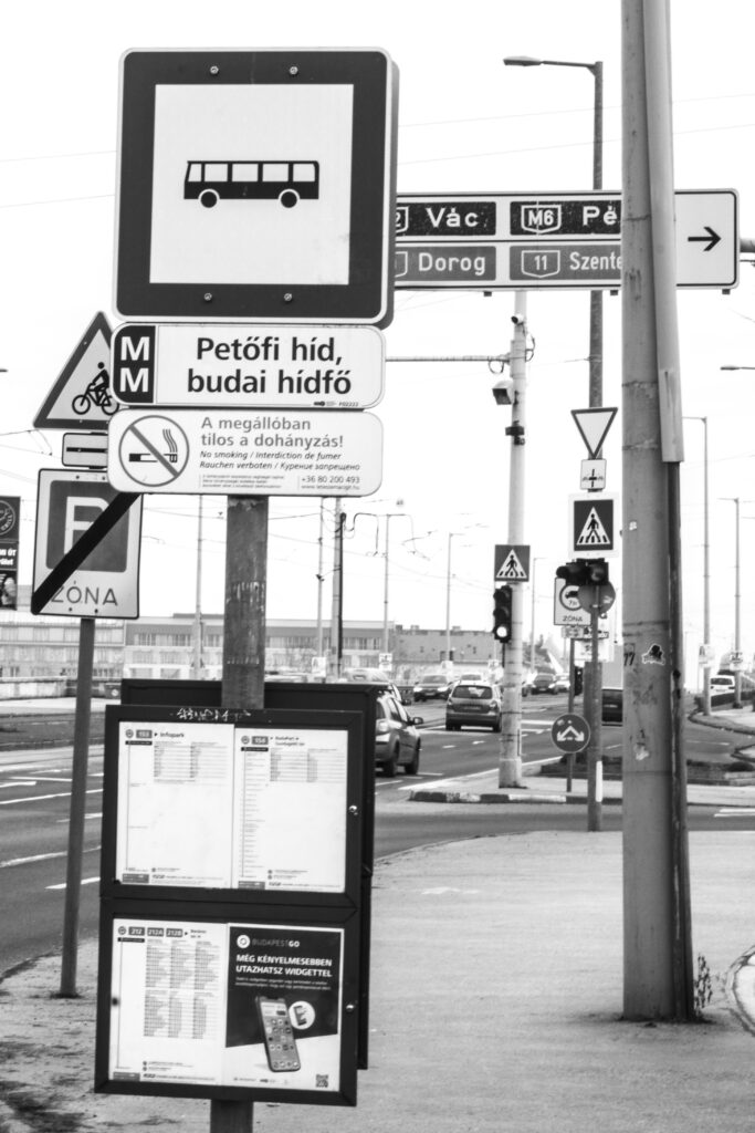 Petőfi-híd budai hídfő