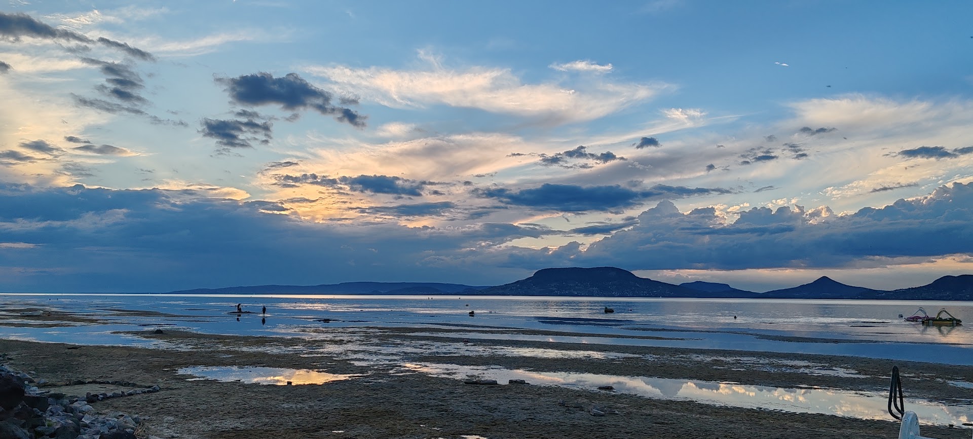 Nyár. Balaton. Szabadság.
